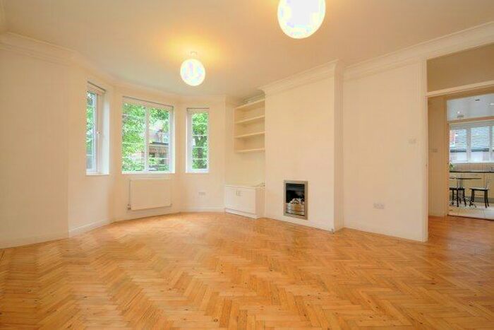 3 Bedroom Flat To Rent In Barrowgate Road, London, W4