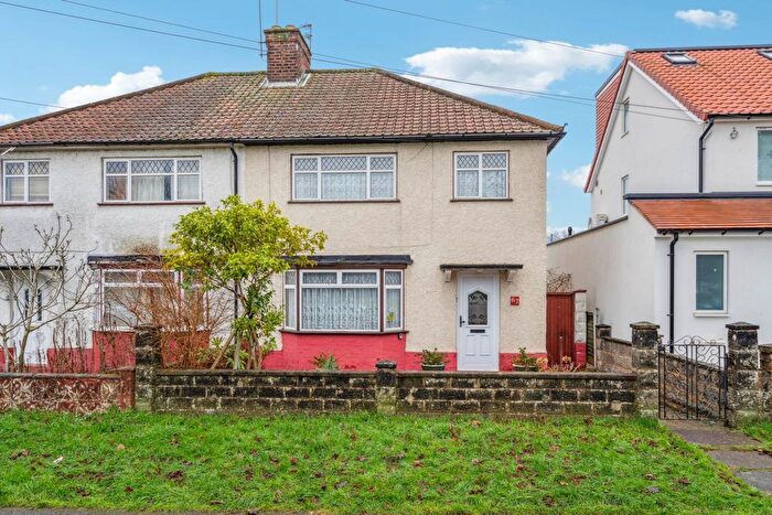3 Bedroom Semi Detached House For Sale In The Harebreaks, North Watford, WD24