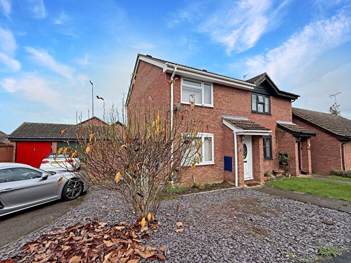 2 Bedroom Semi Detached House For Sale In The Spinney, Bar Hill, CB23