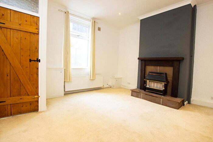 2 Bedroom Terraced House To Rent In Blackburn Road Darwen, BB3