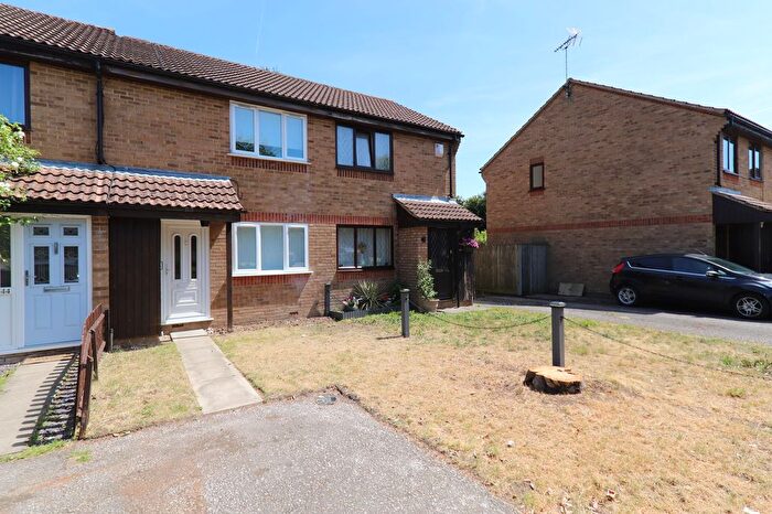 2 Bedroom Terraced House For Sale In Ladywalk, Maple Cross, WD3