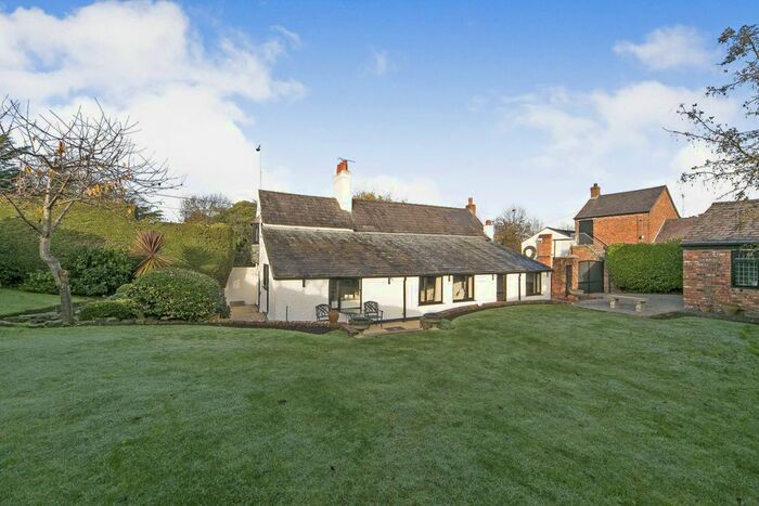 3 Bedroom Detached House For Sale In Warrington Road, Mickle Trafford, Chester, CH2