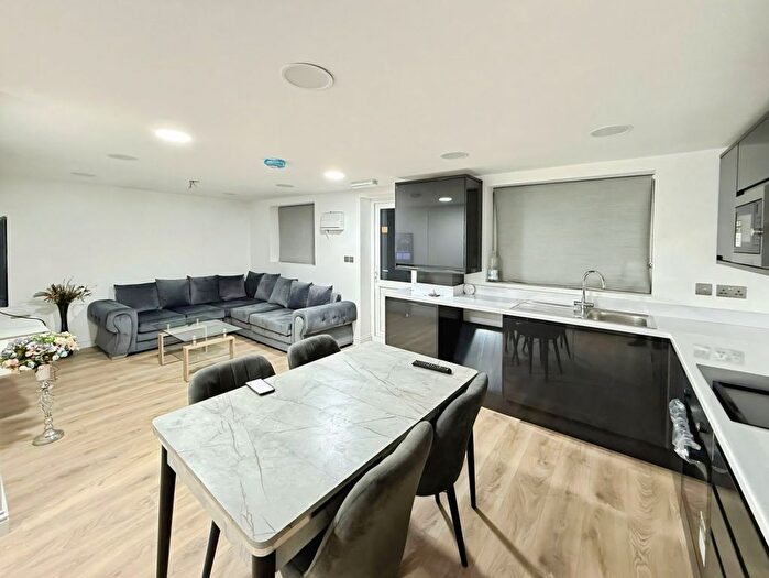 1 Bedroom Flat To Rent In Mill Farm Crescent, Whitton, Hounslow, TW4