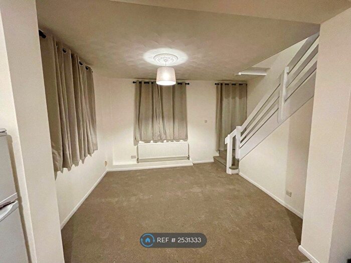 3 Bedroom End Of Terrace House To Rent In Orford Court, Ipswich, IP1