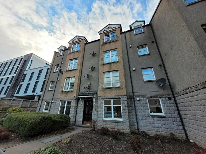2 Bedroom Flat To Rent In Willowgate Close, City Centre, Aberdeen, AB11