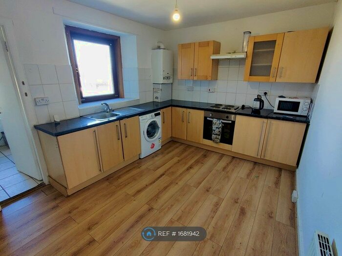 4 Bedroom Flat To Rent In Crieff Road, Perth, PH1