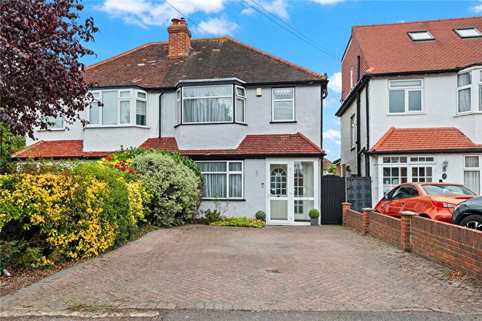 3 Bedroom Semi Detached House For Sale In Kingsley Avenue, Sutton, SM1