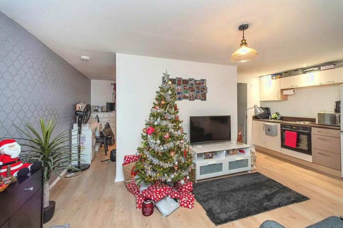 1 Bedroom Flat For Sale In Clos Cwm Golau, Merthyr Tydfil CF47