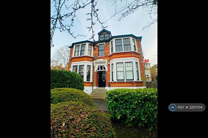 2 Bedroom Flat To Rent In East Dulwich, London, SE22
