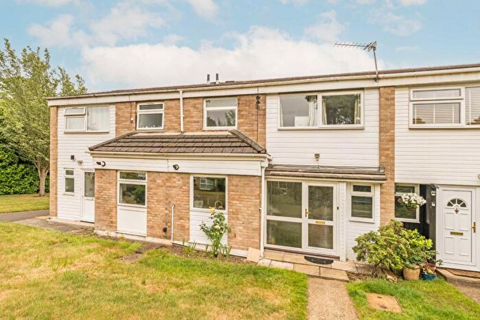 3 Bedroom House For Sale In Netherby Park, Weybridge, KT13