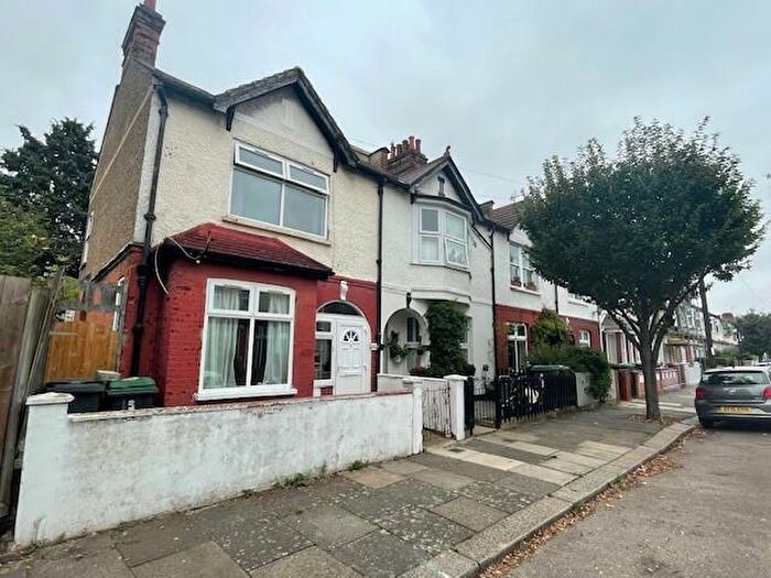 4 Bedroom Semi-Detached House To Rent In Carew Road, Tottenham, London, N17
