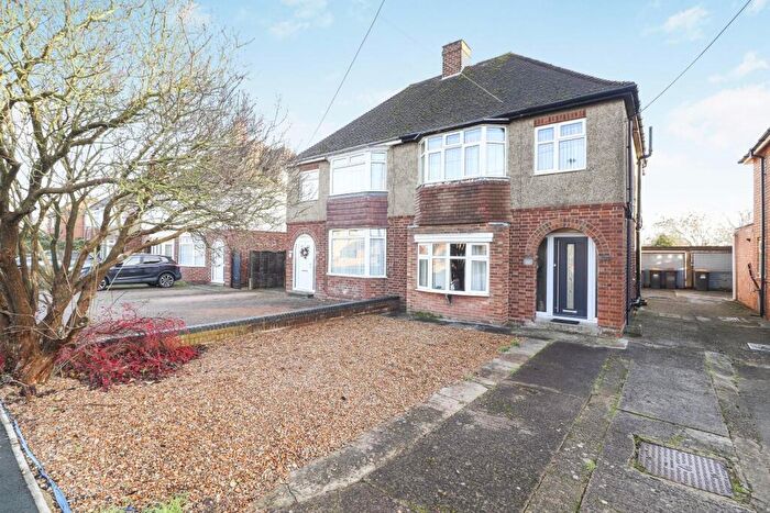 3 Bedroom Semi-Detached House For Sale In Rushden Road, Wymington, North Beds, NN10