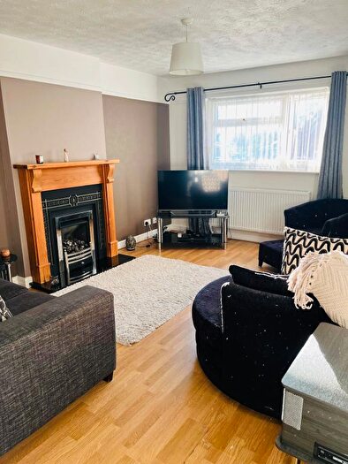 3 Bedroom Semi-Detached House To Rent In Burland Close, Runcorn, WA7