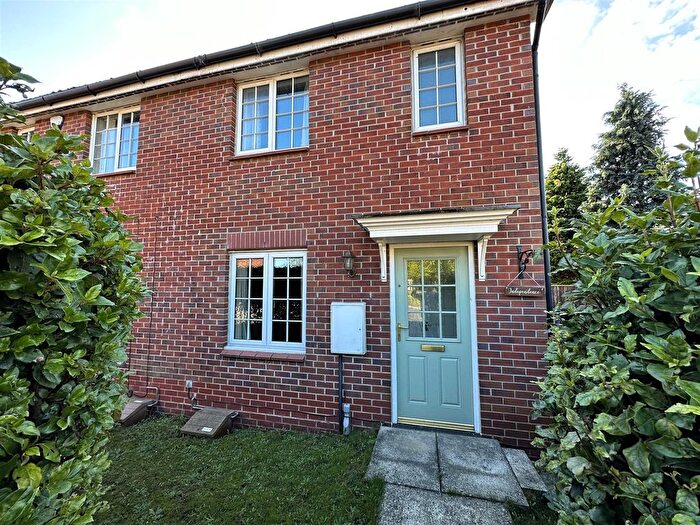 3 Bedroom Semi-Detached House For Sale In Silver Street, Whitley, Goole, DN14