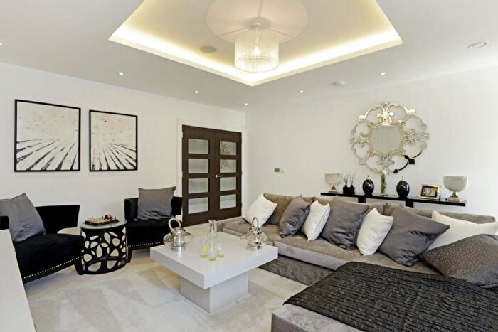 2 Bedroom Apartment To Rent In Hampton Road Stanmore, HA7