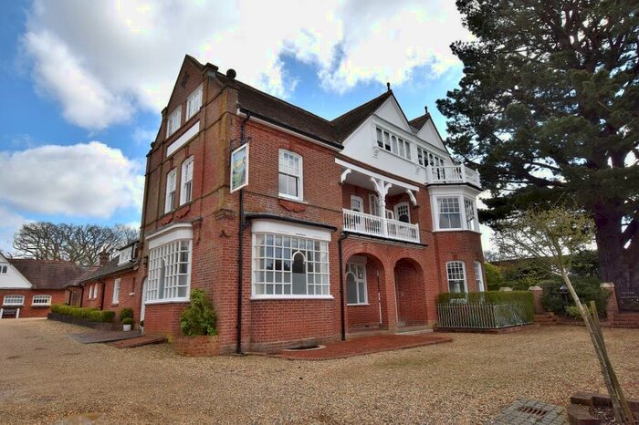1 Bedroom Flat To Rent In Station Road, Sway, Lymington, Hampshire., SO41