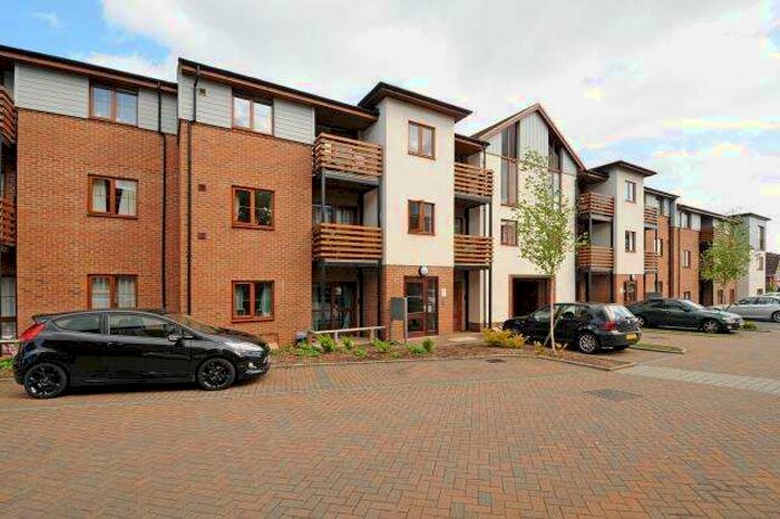 2 Bedroom Apartment To Rent In High Wycombe, Buckinghamshire, HP11