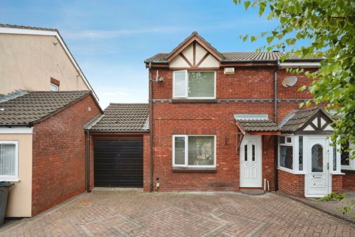 3 Bedroom Semi-Detached House For Sale In Dorrington Green, Birmingham, B42