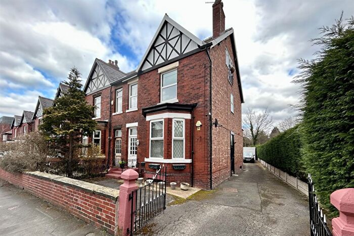 2 Bedroom Flat For Sale In Ashfield Road, Cheadle, SK8