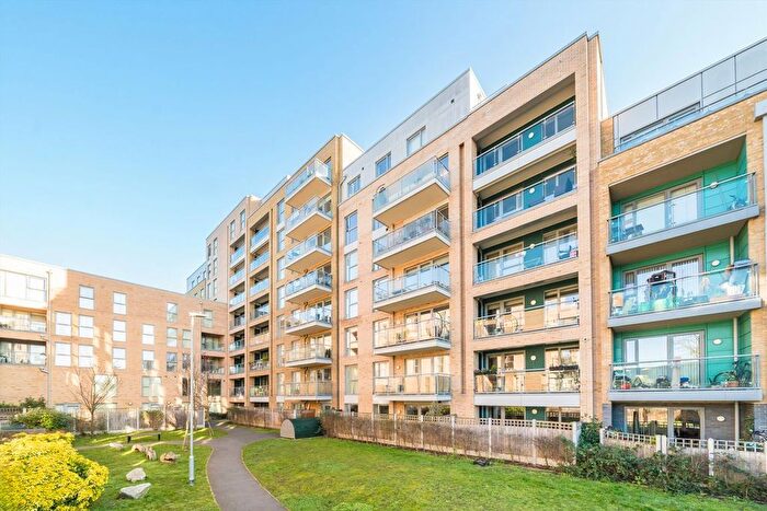 2 Bedroom Flat For Sale In Loughborough Park, Brixton, SW9