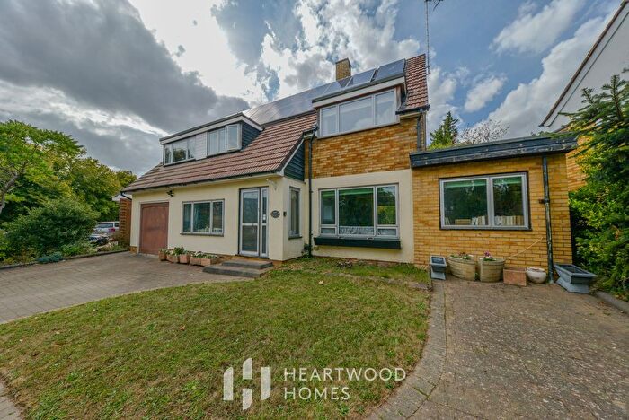 5 Bedroom Detached House For Sale In Sandpit Lane, St. Albans, AL4