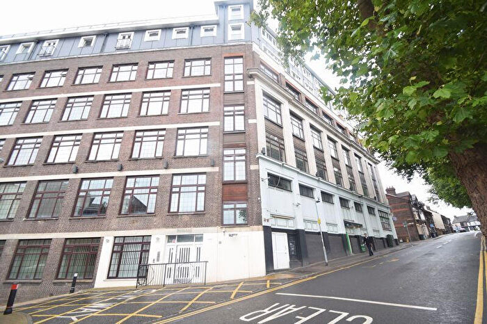 2 Bedroom Apartment To Rent In Hatton Place, Midland Road, Luton, Bedfordshire, LU2