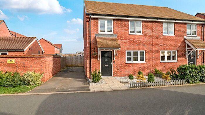 3 Bedroom Semi-Detached House For Sale In Orchard Way, Chelmsford, CM3