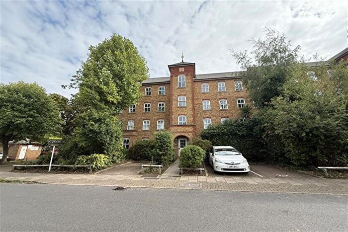 2 Bedroom Flat To Rent In Highfield Close, London, SE13