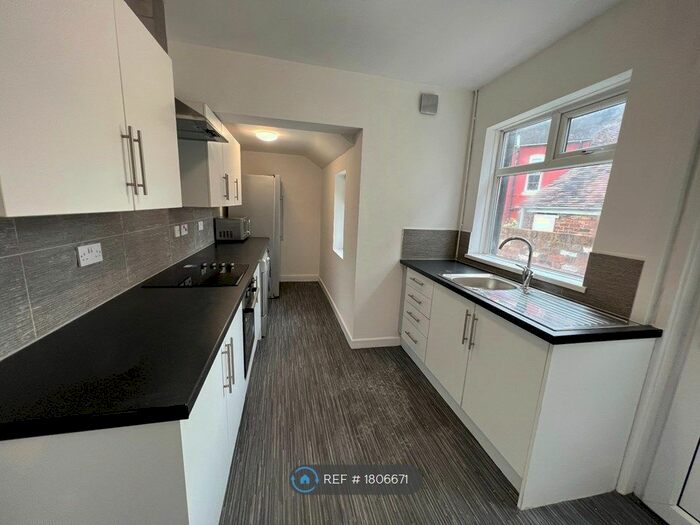 3 Bedroom Terraced House To Rent In Aynsley Road, Stoke-On-Trent, ST4