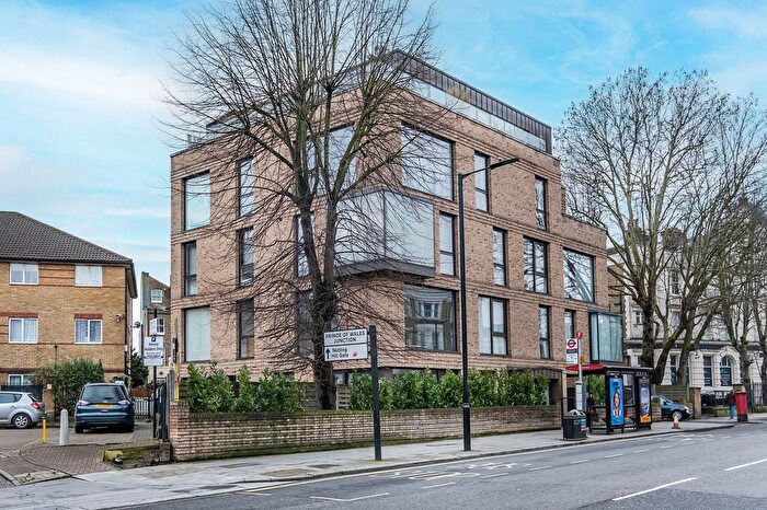 2 Bedroom Flat For Sale In Elgin Avenue, London, W9