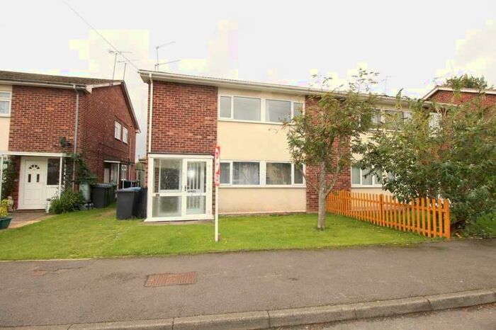 2 Bedroom Flat To Rent In Lords Lane, Studley, B80