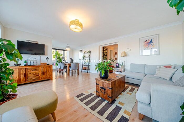 2 Bedroom Flat To Rent In Rotherhithe Street, King Amp; Queen Wharf, London, SE16