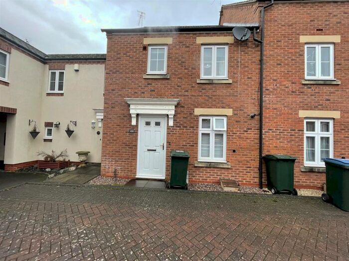 3 Bedroom Semi-Detached House To Rent In Elizabeth Way, Walsgrave, Coventry, CV2