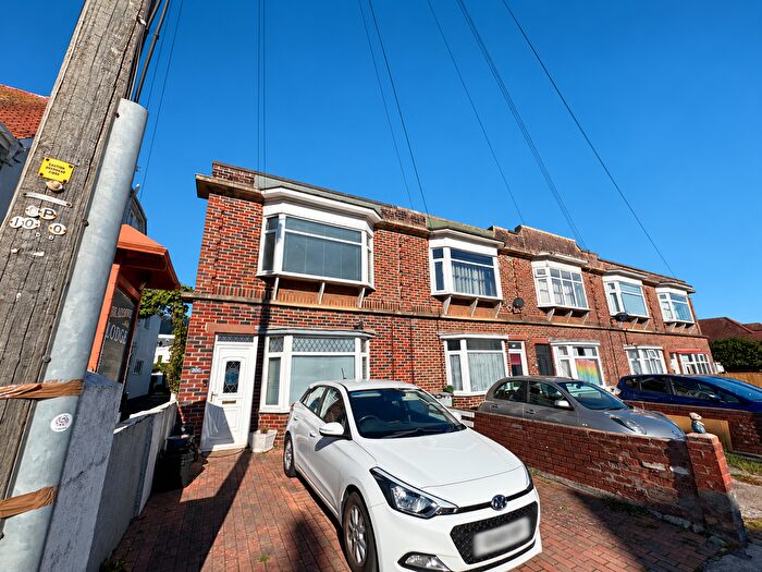 2 Bedroom Flat To Rent In Manor Road, Paignton, TQ3