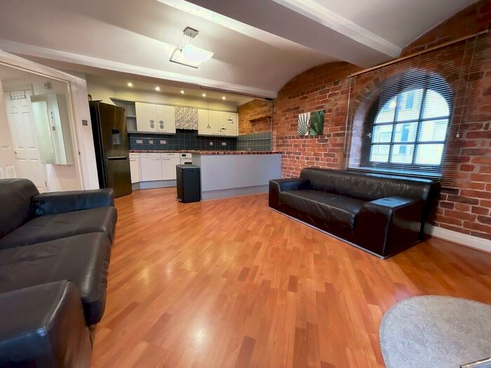 1 Bedroom Apartment To Rent In Castle Quay, Manchester, M15