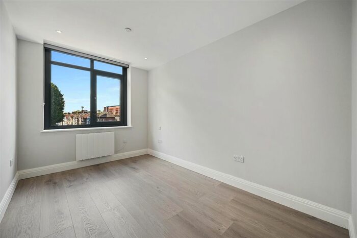 1 Bedroom Flat To Rent In Flat Francis House, - Barking Road, London, E13