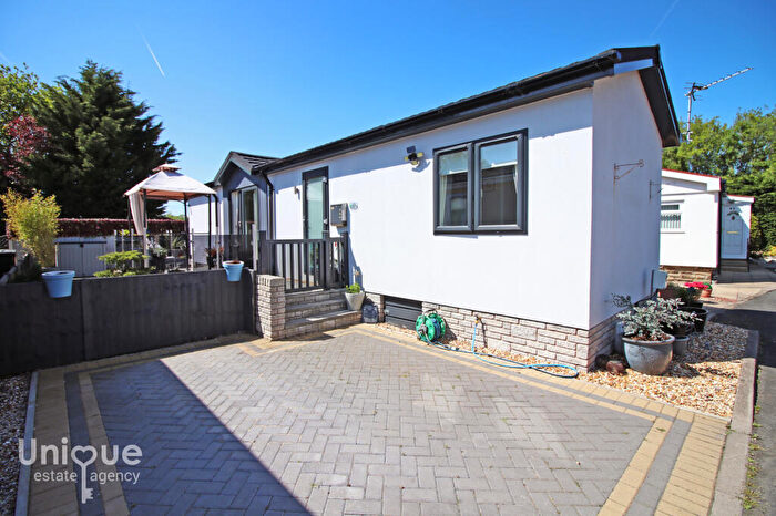 2 Bedroom Park Home For Sale In Lilac Drive, Poulton-le-Fylde, FY6