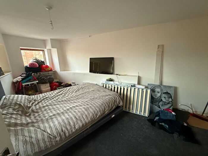 2 Bedroom Flat To Rent In Church Street, Ripley, DE5