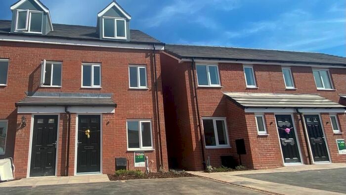 3 Bedroom Town House To Rent In Chelmsford Drive, Coventry, CV6