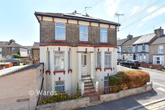 4 Bedroom End Of Terrace House For Sale In Eric Road, Dover, Kent, CT17