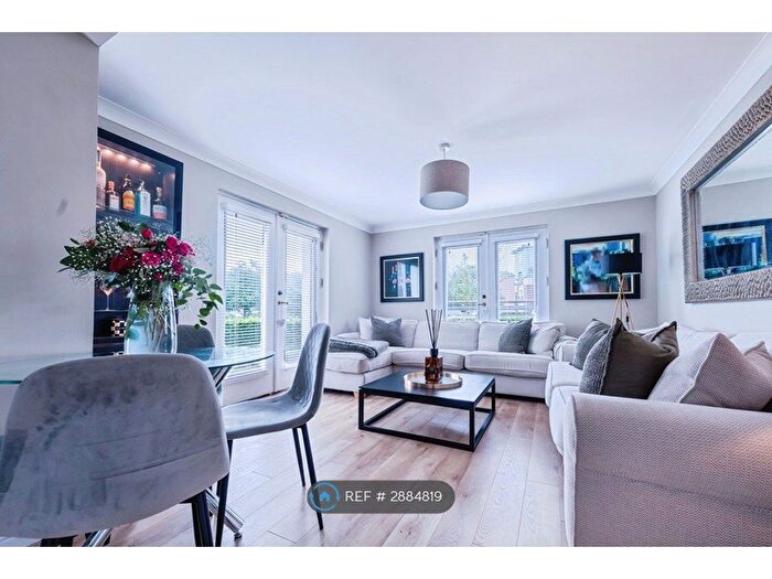 2 Bedroom Flat To Rent In Strathblane Gardens, Glasgow, G13