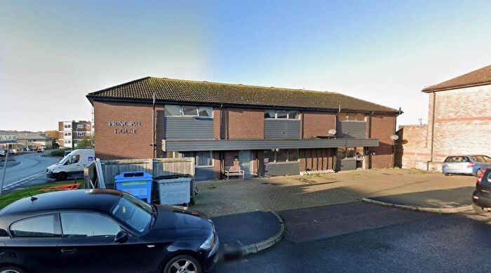 2 Bedroom Flat To Rent In The Fairway, Harlow, CM18