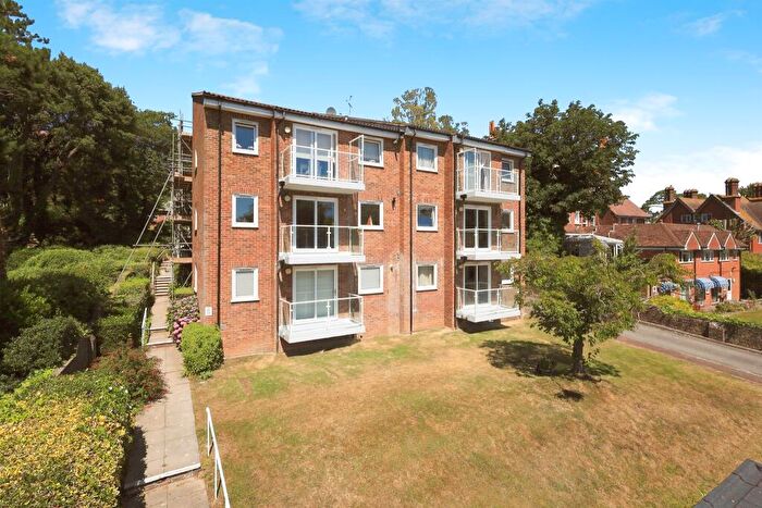 2 Bedroom Flat For Sale In Carlisle Road, Eastbourne, BN20