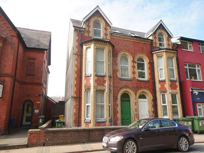 6 Bedroom House For Sale In High Street, Bangor, LL57