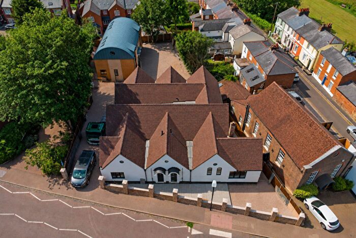 3 Bedroom Semi-Detached House For Sale In Verulam Road, St Albans, AL3