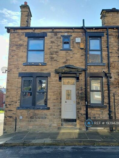 2 Bedroom Terraced House To Rent In Rosemont View, Leeds, LS13