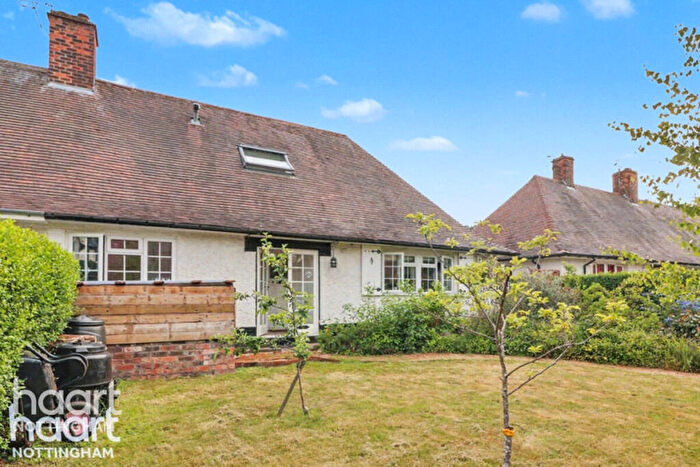 4 Bedroom Semi-Detached Bungalow For Sale In Sutton Passeys Crescent, Wollaton, NG8