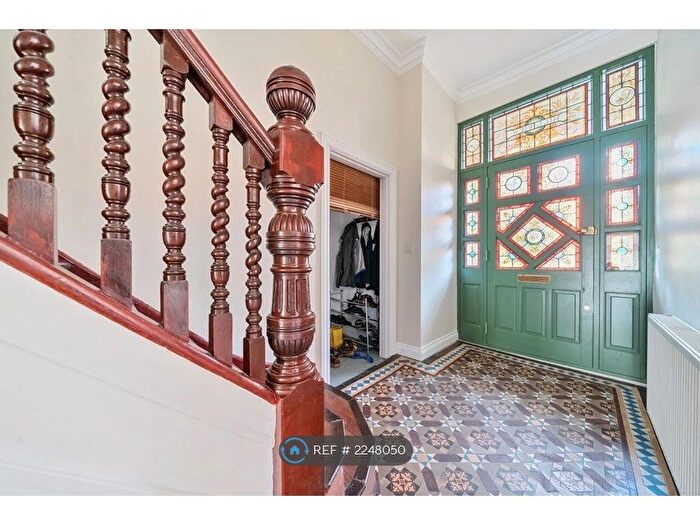 6 Bedroom Terraced House To Rent In Alexandra Park Road, London, N10