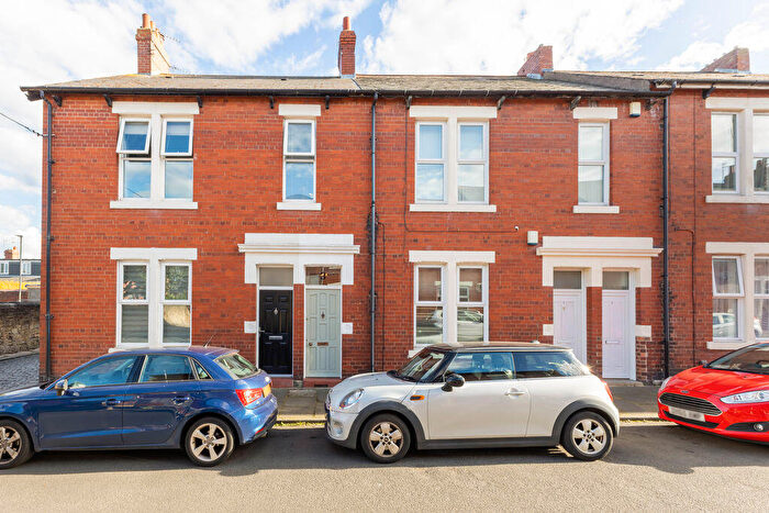 2 Bedroom Flat For Sale In Ashfield Road, Gosforth, Newcastle Upon Tyne, NE3