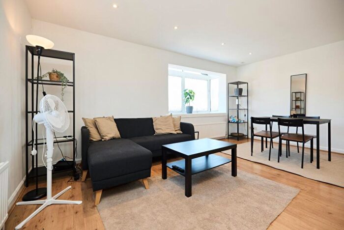 2 Bedroom Apartment To Rent In Iverson Road, West Hampstead, NW6